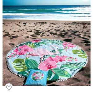 New beach bat with zip bag to easy carry on the beach.